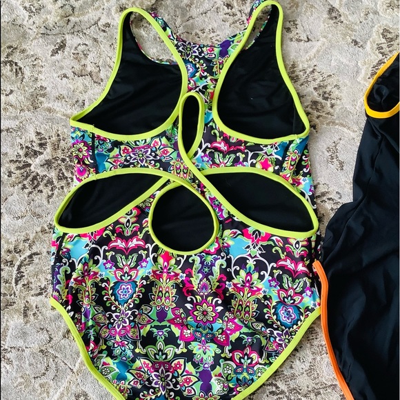 Two swim suits for price of one👙😎 - Picture 6 of 11